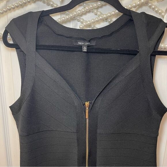 Elegant Black Sleeveless Dress w/Gold Zipper Detail - Picture 4 of 8